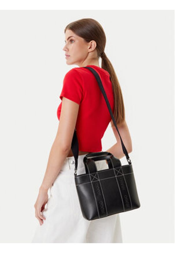 Hugo - HUGO Torebka Becky Up 50547473 Czarny. Kolor: czarny. Materiał: skórzane