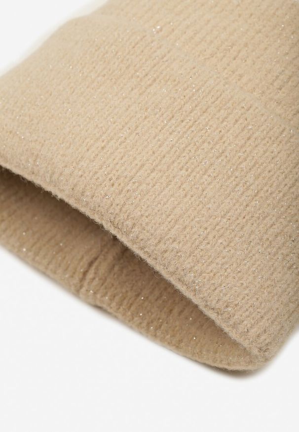 Born2be - Beżowa Czapka Ozdobiona Wywinięciem i Metaliczną Nicią Temirina. Kolor: beżowy. Wzór: aplikacja. Styl: elegancki, casual