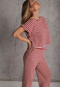 Renee - Beżowo-Czerwony Komplet z Dzianiny w Paski z Bawełną Bluzka z Krótkim Rękawem i Spodnie Akiseithe. Kolor: beżowy. Materiał: bawełna, dzianina. Wzór: paski #1