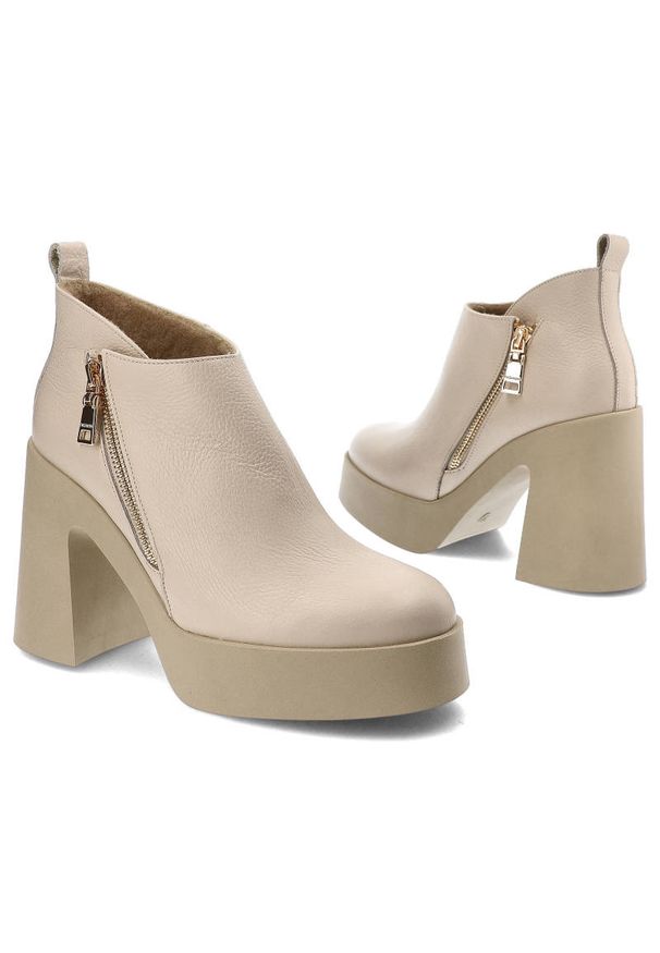 Beżowe Botki Armodo Modne Buty Na Obcasie. Okazja: na co dzień. Zapięcie: zamek. Kolor: beżowy. Materiał: skóra. Obcas: na obcasie. Styl: casual, elegancki. Wysokość obcasa: średni