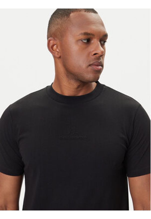 Karl Lagerfeld - KARL LAGERFELD T-Shirt 755036 554225 Czarny Regular Fit. Typ kołnierza: dekolt w karo. Kolor: czarny. Materiał: bawełna