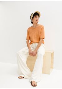 bonprix - Shirt dzianinowy ażurowy z domieszką lnu, rękawy 1/2. Kolor: pomarańczowy. Materiał: dzianina, len. Wzór: ażurowy