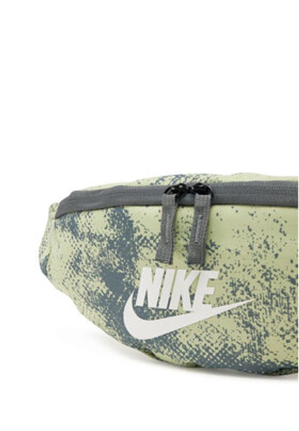 Nike Saszetka nerka Heritage FN0890-371 Zielony. Kolor: zielony. Materiał: materiał