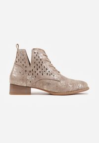 Renee - Jasnobrązowe Botki ze Skórzaną Wkładką i Ażurowym Wzorem Nantiela. Okazja: na co dzień. Kolor: brązowy. Materiał: skóra. Wzór: ażurowy. Sezon: wiosna, jesień. Obcas: na słupku. Styl: casual, elegancki, klasyczny #5