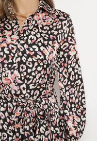 Born2be - Czarna Koszulowa Sukienka Mini z Wiązanym Paskiem Sonnad. Kolor: czarny. Materiał: materiał. Typ sukienki: koszulowe. Długość: mini #3