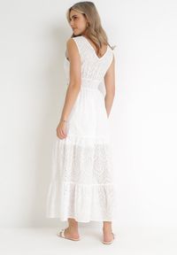 Born2be - Biała Haftowana Sukienka Maxi z Kopertowym Dekoltem i Cienkimi Gumkami w Pasie z Bawełny Sabinel. Typ kołnierza: dekolt kopertowy. Kolor: biały. Materiał: bawełna. Długość rękawa: bez rękawów. Wzór: haft. Sezon: wiosna, lato. Typ sukienki: kopertowe. Długość: maxi #3