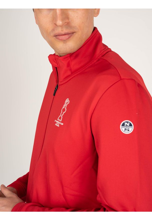 North Sails X Prada Bluza "Cowes" | 45 1000 000 | Cowes Full Zip | Mężczyzna | Czerwony. Okazja: na co dzień. Kolor: czerwony. Materiał: poliester, elastan. Wzór: nadruk, aplikacja. Styl: casual