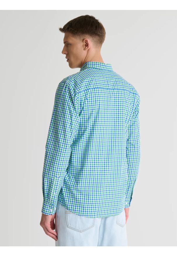 Big-Star - Koszula męska w drobną kratę zielona Mowerin 301. Okazja: na co dzień, do pracy, na spotkanie biznesowe. Typ kołnierza: button down. Kolor: zielony. Materiał: tkanina, bawełna. Wzór: kolorowy, kratka, gładki, haft, aplikacja. Styl: casual, biznesowy