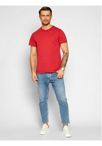 Guess T-Shirt M1GI48 K8FQ1 Czerwony Regular Fit. Kolor: czerwony. Materiał: bawełna #4