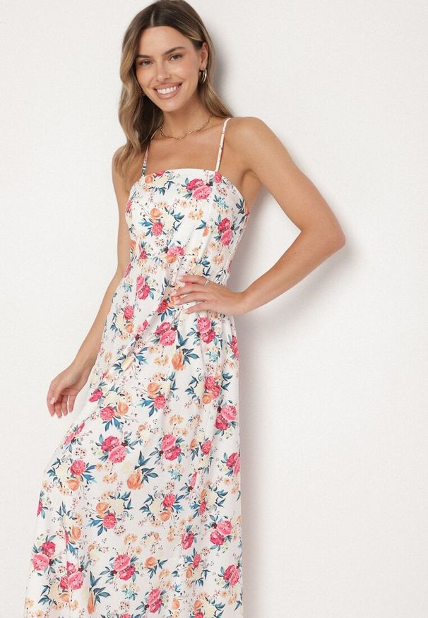 Born2be - Różowa Sukienka z Wiskozą o Rozkloszowanym Kroju w Kwiaty Nalorene. Okazja: na co dzień. Typ kołnierza: dekolt kwadratowy. Kolor: różowy. Materiał: wiskoza. Długość rękawa: na ramiączkach. Wzór: kwiaty. Typ sukienki: rozkloszowane. Styl: casual, elegancki