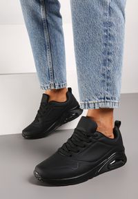 Renee - Czarne Sneakersy na Grubej Podeszwie przed Kostkę Floemini. Wysokość cholewki: przed kostkę. Zapięcie: sznurówki. Kolor: czarny. Materiał: jeans #1