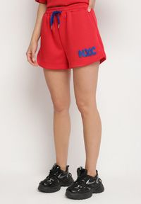 Born2be - Czerwony Komplet Oversize z Wiskozą T-shirt i Szorty z Nadrukiem Liravella. Kolor: czerwony. Materiał: wiskoza. Wzór: nadruk #4