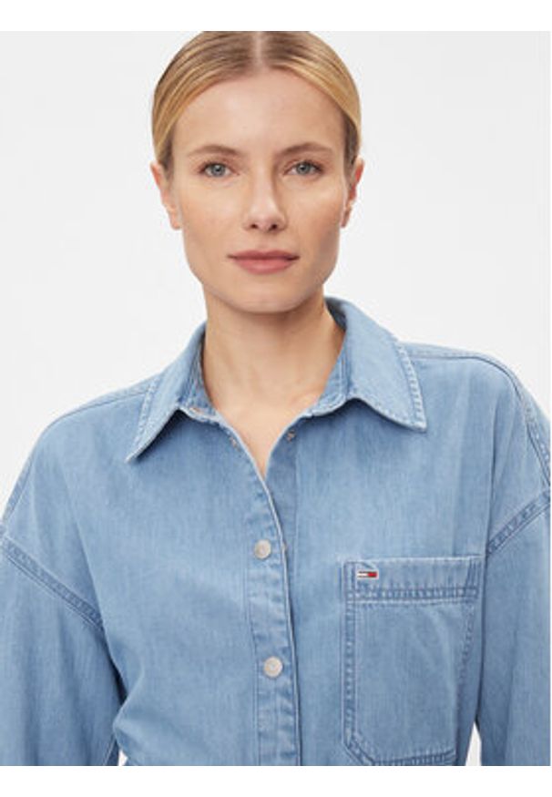 Tommy Jeans Sukienka jeansowa DW0DW17421 Niebieski Regular Fit. Kolor: niebieski. Materiał: bawełna