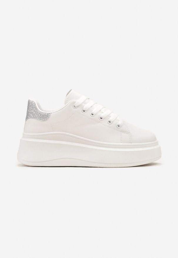 Renee - Biało-Srebrne Sneakersy Ozdobione Brokatem na Platformie Aeliris. Kolor: biały. Materiał: jeans. Wzór: aplikacja. Obcas: na platformie