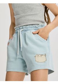 Reserved - Szorty Pusheen - jasnoniebieski. Kolor: niebieski. Materiał: bawełna