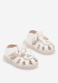 Renee - Białe Sandały Ozdobione Perełką Aplikacją i Ledami Kinrivia. Zapięcie: rzepy. Kolor: biały. Wzór: aplikacja. Sezon: lato. Styl: elegancki #3