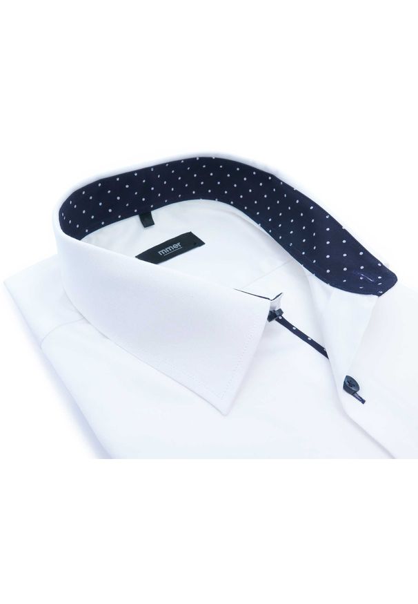 Mmer / Villaro - Koszule męskie - Biała koszula męska Mmer z granatowymi wykończeniami 070. Kolor: niebieski, wielokolorowy, biały. Materiał: bawełna, tkanina. Długość: długie. Wzór: kropki. Styl: klasyczny