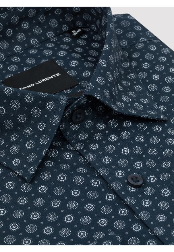 Pako Lorente - PAKO LORENTE - Granatowa koszula męska we wzór geometryczny. Kolor: niebieski. Materiał: bawełna. Długość rękawa: długi rękaw. Długość: długie. Wzór: geometria. Sezon: jesień