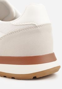 Born2be - Białe Klasyczne Buty Sportowe Sneakersy z Perforacją na Nosku Lasthora. Okazja: na co dzień, na spotkanie biznesowe, do pracy. Kolor: biały. Materiał: jeans. Szerokość cholewki: normalna. Wzór: kratka #3