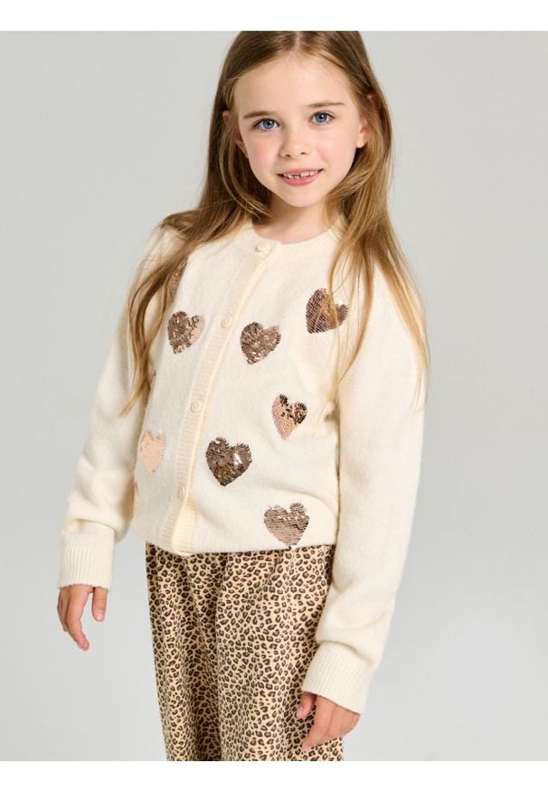 Sinsay - Sweter z ozdobnymi cekinami - kremowy. Kolor: kremowy