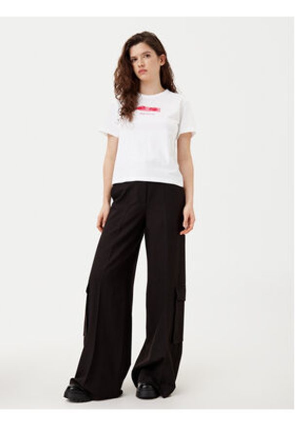 Hugo - HUGO T-Shirt Destrel_1 50534246 Biały Regular Fit. Kolor: biały. Materiał: bawełna