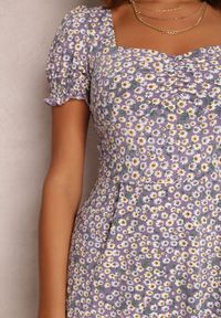 Renee - Ciemnofioletowa Sukienka Amaell. Kolor: fioletowy. Wzór: nadruk, kwiaty. Typ sukienki: dopasowane. Długość: mini #3