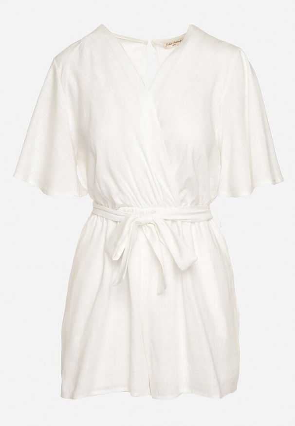 Born2be - Biały Bawełniany Kombinezon z Kopertowym Dekoltem i Materiałowym Paskiem w Talii Viklie. Kolor: biały. Materiał: materiał, bawełna. Długość rękawa: krótki rękaw. Długość: krótkie. Styl: elegancki