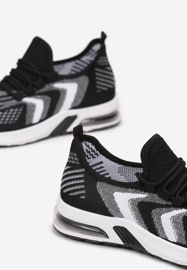 Born2be - Czarne Buty Sportowe Adialla. Okazja: na co dzień. Wysokość cholewki: przed kostkę. Zapięcie: bez zapięcia. Kolor: czarny. Materiał: materiał. Szerokość cholewki: normalna. Wzór: aplikacja