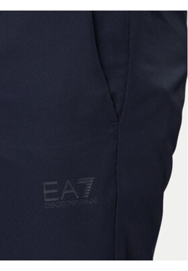 EA7 Emporio Armani Dres 7M000642 AF16072 MB221 Granatowy Regular Fit. Kolor: niebieski. Materiał: syntetyk