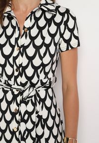 Born2be - Czarno-Biała Koszulowa Sukienka z Kołnierzem i Materiałowym Paskiem w Talii Vranea. Okazja: na co dzień. Typ kołnierza: dekolt w kształcie V. Kolor: czarny. Materiał: materiał. Typ sukienki: koszulowe. Styl: casual, elegancki, sportowy #3