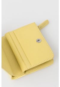 Marc O'Polo portfel skórzany damski kolor żółty. Kolor: żółty. Materiał: skóra. Wzór: gładki #5