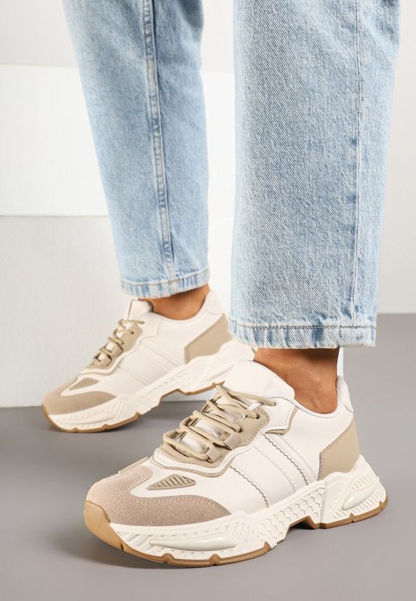 Born2be - Ciemnobeżowe Sneakersy Streetwearowe z Kontrastowymi Przeszyciami Ilirenas. Okazja: na co dzień. Kolor: beżowy