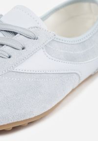 Renee - Niebieskie Sneakersy Kultowe Tenisówki Y2K z Imitacji Zamszu Nerialle. Kolor: niebieski. Materiał: zamsz #3