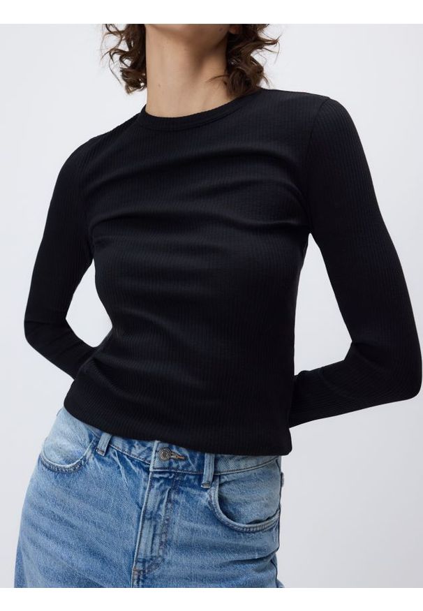 Reserved - Longsleeve z prążkowanej dzianiny - czarny. Kolor: czarny. Materiał: dzianina, prążkowany. Długość rękawa: długi rękaw