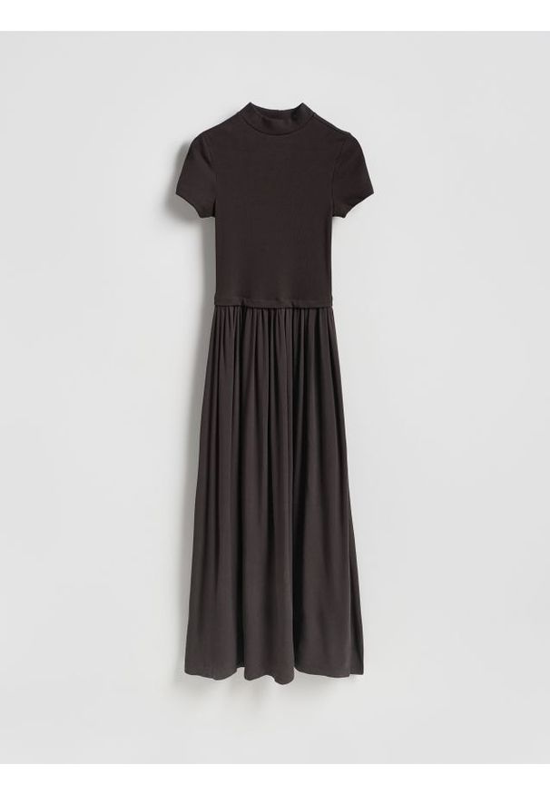 Reserved - Sukienka z golfem - ciemnobrązowy. Typ kołnierza: golf. Kolor: brązowy. Materiał: materiał, bawełna, wiskoza