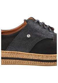 Czarne Półbuty Lemar Damskie Stylowe Skórzane Buty. Okazja: na spacer, na co dzień. Zapięcie: sznurówki. Kolor: czarny. Szerokość cholewki: normalna. Wzór: ażurowy, aplikacja. Materiał: skóra. Sezon: wiosna. Obcas: na obcasie. Styl: elegancki. Wysokość obcasa: średni #3