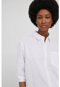 Answear Lab koszula bawełniana damska kolor biały regular z kołnierzykiem klasycznym. Okazja: na co dzień. Typ kołnierza: kołnierzyk klasyczny. Kolor: biały. Materiał: bawełna. Styl: wakacyjny, klasyczny