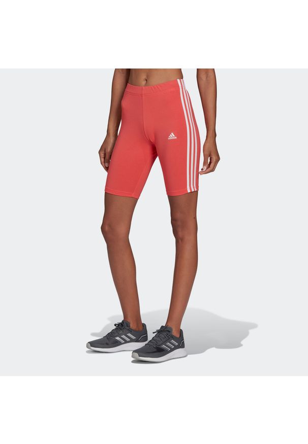 Spodenki fitness damskie Adidas. Kolor: różowy. Materiał: jersey, bawełna, elastan. Sport: fitness