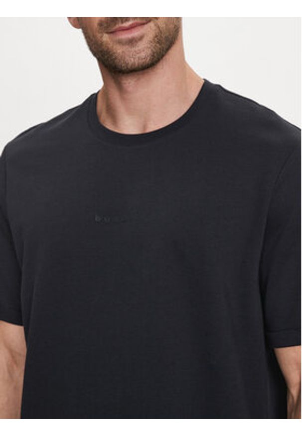 Bugatti T-Shirt 8350 55024A Granatowy Slim Fit. Kolor: niebieski. Materiał: bawełna