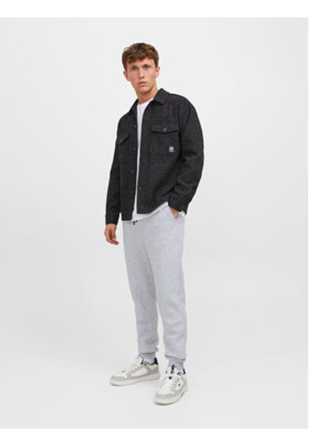 Jack & Jones - Jack&Jones Spodnie dresowe Gordon 12249274 Szary Regular Fit. Kolor: szary. Materiał: bawełna, syntetyk