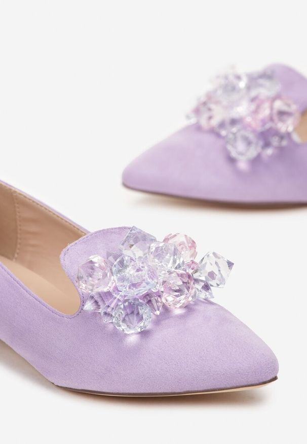 Born2be - Fioletowe Mokasyny na Metalicznym Obcasie z Kryształkami z Imitacji Zamszu Melwa. Kolor: fioletowy. Materiał: zamsz. Obcas: na obcasie. Wysokość obcasa: średni