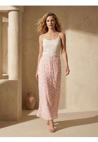 Sinsay - Spódnica z wiskozą i domieszką lnu w kwiatki - wielobarwny. Materiał: wiskoza, len. Wzór: kwiaty #1