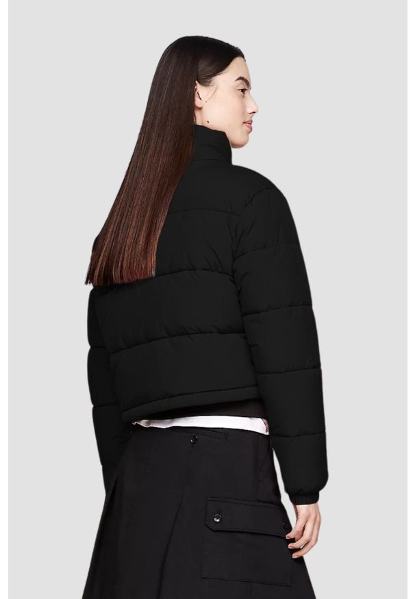 Tommy Jeans - TOMMY JEANS Czarna kurtka damska z drobnym logo, Rozmiar M. Okazja: na co dzień. Kolor: czarny. Materiał: syntetyk, poliester. Styl: casual, elegancki