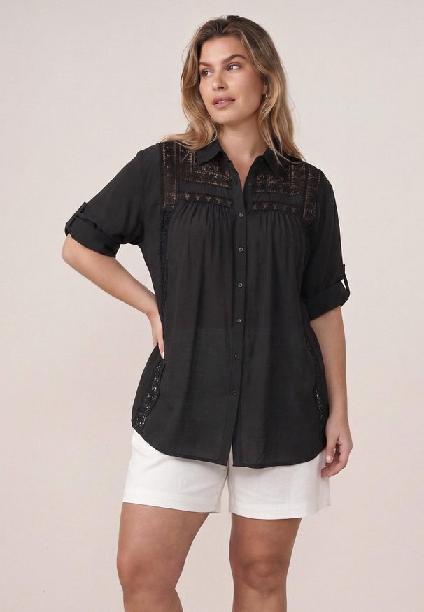 Born2be - Czarna Koszula z Bawełną na Lato w Stylu Boho Ozdobiona Koronką Cinnamis. Okazja: na co dzień. Kolor: czarny. Materiał: bawełna, koronka. Wzór: aplikacja, koronka. Sezon: lato. Styl: boho