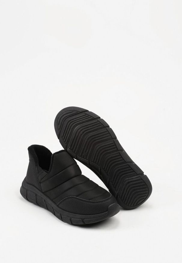 Born2be - Czarne Pikowane Sneakersy Śniegowce na Grubej Tłoczonej Platformie Verta. Okazja: na co dzień. Kolor: czarny. Materiał: jeans. Obcas: na platformie