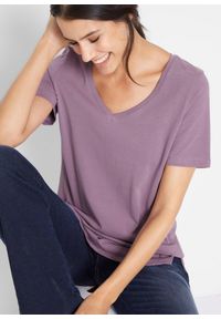 bonprix - T-shirt z bawełną organiczną. Typ kołnierza: dekolt w serek. Kolor: fioletowy. Materiał: bawełna #2