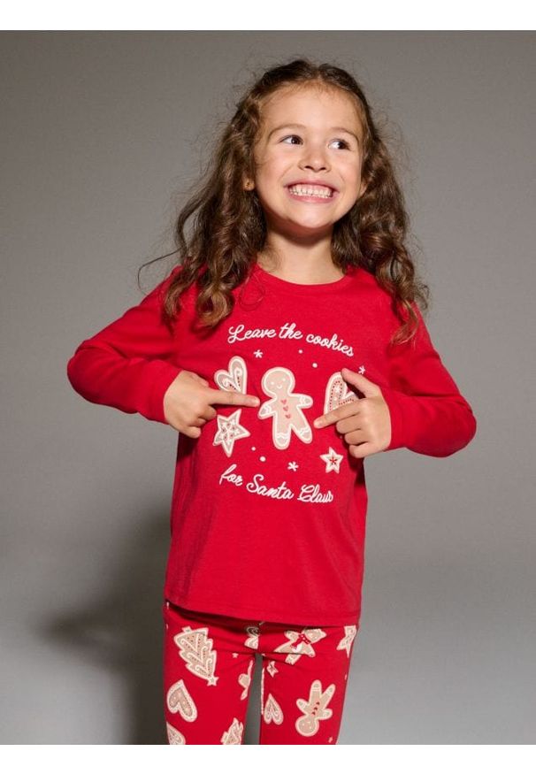 Sinsay - Bawełniana koszulka z nadrukiem świątecznym - czerwony. Kolor: czerwony. Materiał: bawełna. Wzór: nadruk. Styl: wizytowy