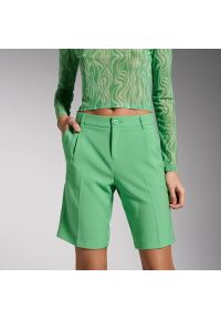 Sinsay - Szorty mid waist - Zielony. Kolor: zielony