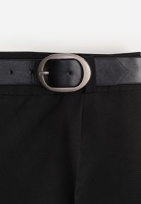 Born2be - Czarne Garniturowe Spodnie VICES na Kant z Wszytym Paskiem z Klamrą Azivore. Okazja: na co dzień, na spotkanie biznesowe. Kolor: czarny. Styl: casual, biznesowy, elegancki #5