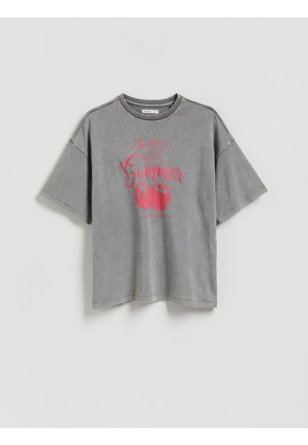 Reserved - T-shirt z nadrukiem - jasnoszary. Kolor: szary. Materiał: bawełna, dzianina. Wzór: nadruk